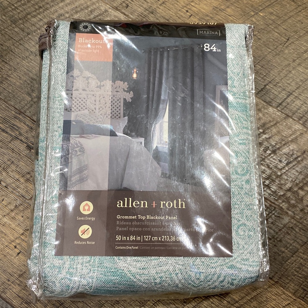 Brand New With Tags…Set of 2 Allen Roth 84 inch curtains
Color: Teal